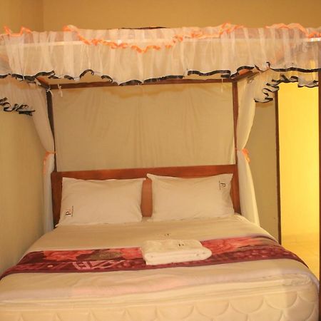 Pride Travellers Hotel Mubende Dış mekan fotoğraf