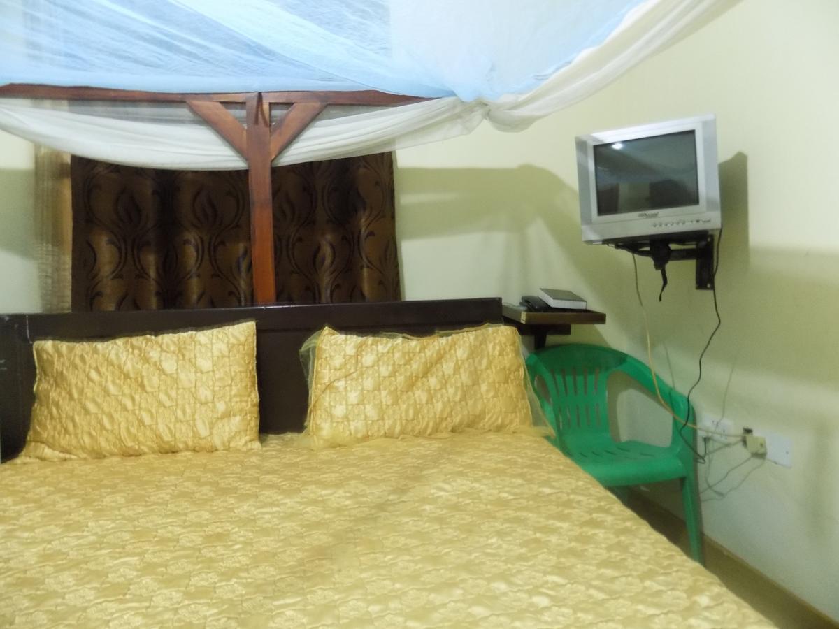 Pride Travellers Hotel Mubende Dış mekan fotoğraf