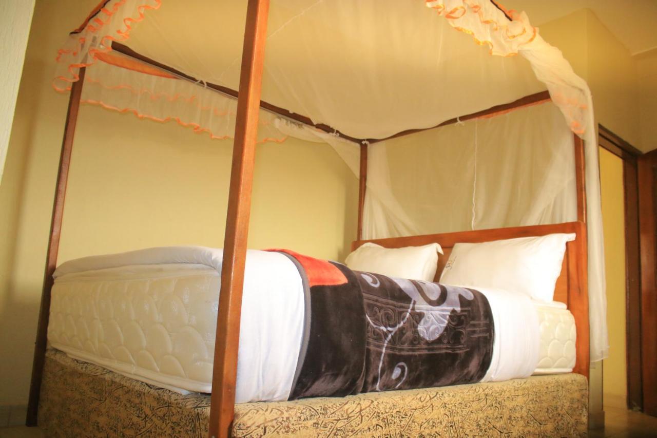 Pride Travellers Hotel Mubende Dış mekan fotoğraf